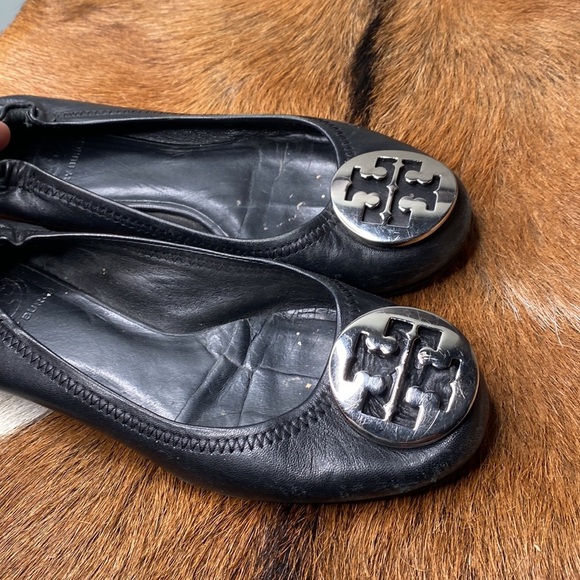 Womens tory Burch flat shoes size 6 check them out very nice thanks 🙏 - Picture 7 of 8